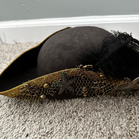 Uma Youth Descendants Hat - Picture 2 of 4